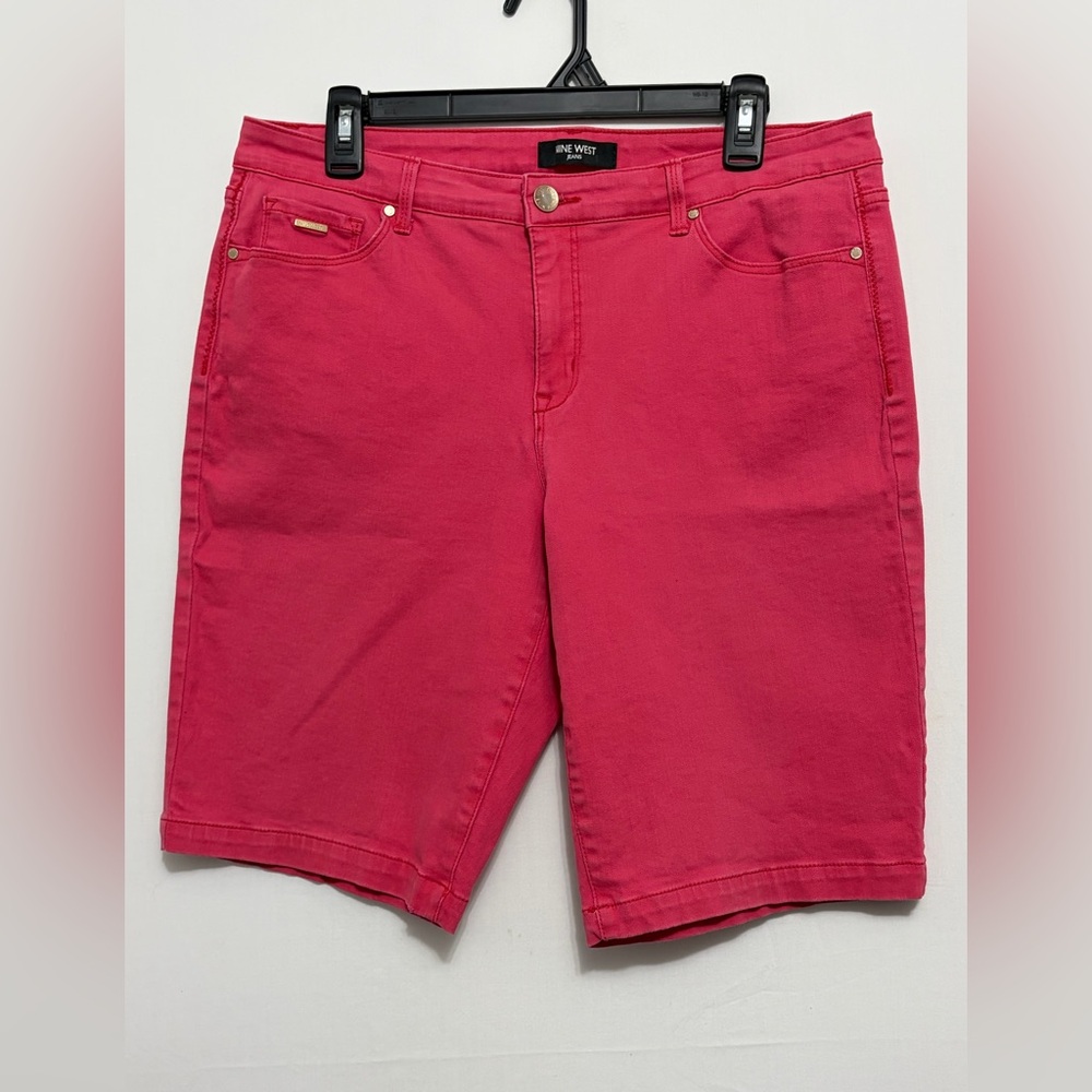Nine West Jeans Gramercy Pink Bermuda Shorts women’s Size 12 Stretch(A334) - Picture 3 of 11